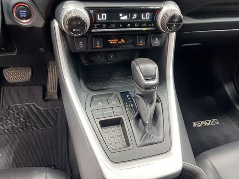 Used 2020 Toyota RAV4 XLE Premium FWD image 23