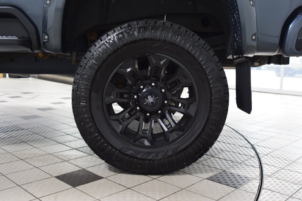 Used 2020 Chevrolet Silverado 2500 LTZ w/ LTZ Premium Package AWD/4WD image 27