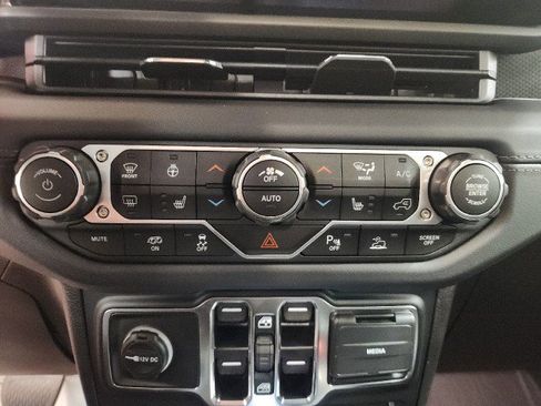 New 2025 Jeep Wrangler Unlimited Rubicon 392 image 16