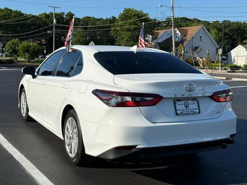 Used 2021 Toyota Camry LE FWD image 7