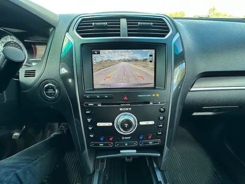 Used 2016 Ford Explorer Limited w/ Equipment Group 301A AWD/4WD image 17