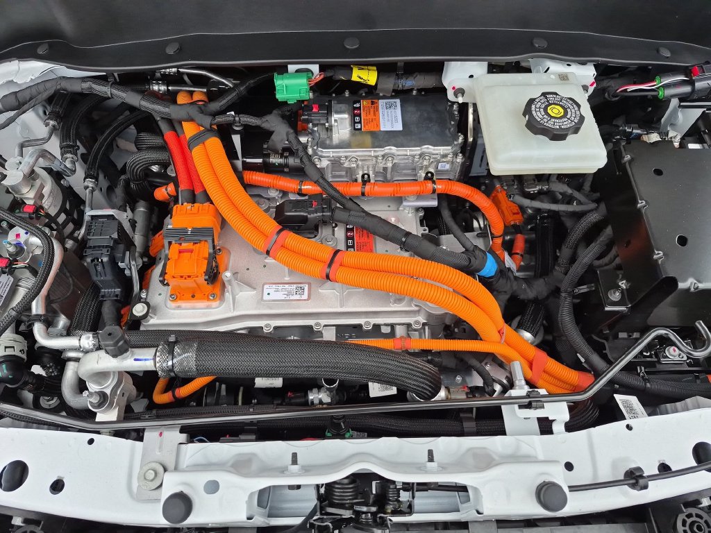 New 2027 Chevrolet Bolt LT w/ Comfort Package FWD image 29