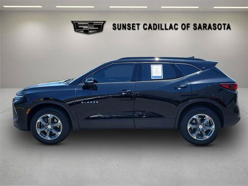 Used 2024 Chevrolet Blazer LT FWD image 7