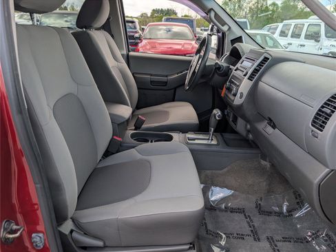 Used 2015 Nissan Xterra X AWD/4WD image 10