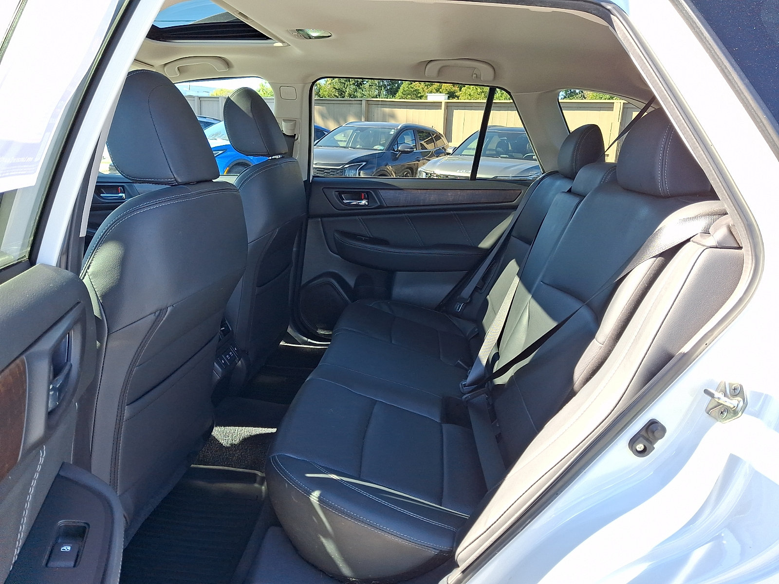 Used 2019 Subaru Outback 2.5i Limited AWD/4WD image 11