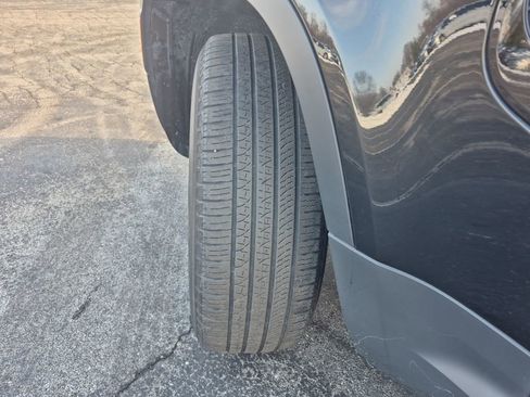 Used 2025 Land Rover Defender 110 S image 25