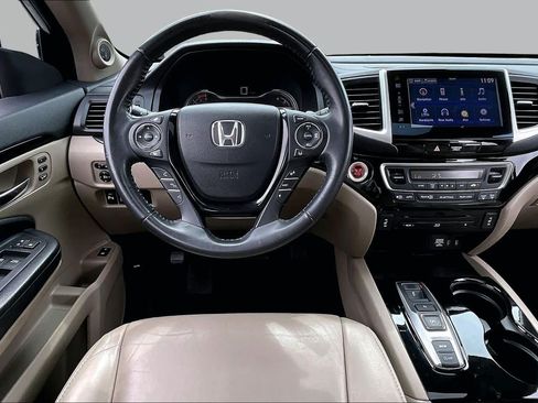 Used 2016 Honda Pilot Touring image 6