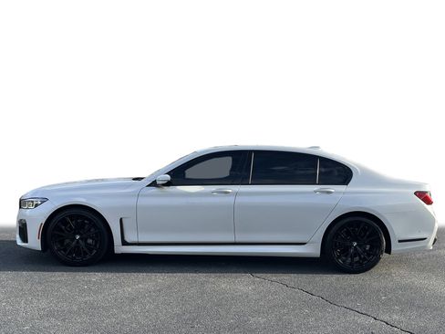 Used 2020 BMW 740i w/ M Sport Package image 23