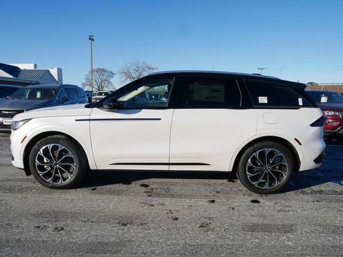 New 2026 Lincoln Nautilus Reserve AWD/4WD image 4