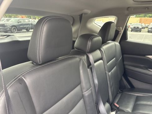 Used 2017 Nissan Murano Platinum w/ Platinum Technology Package FWD image 24