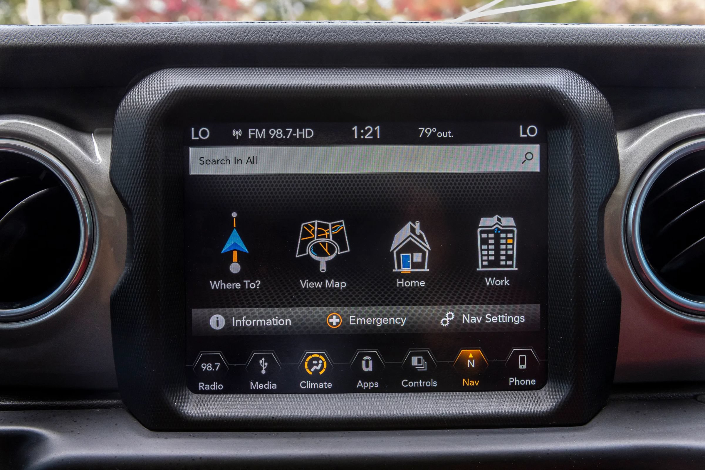 Used 2019 Jeep Wrangler Unlimited Sahara AWD/4WD image 22