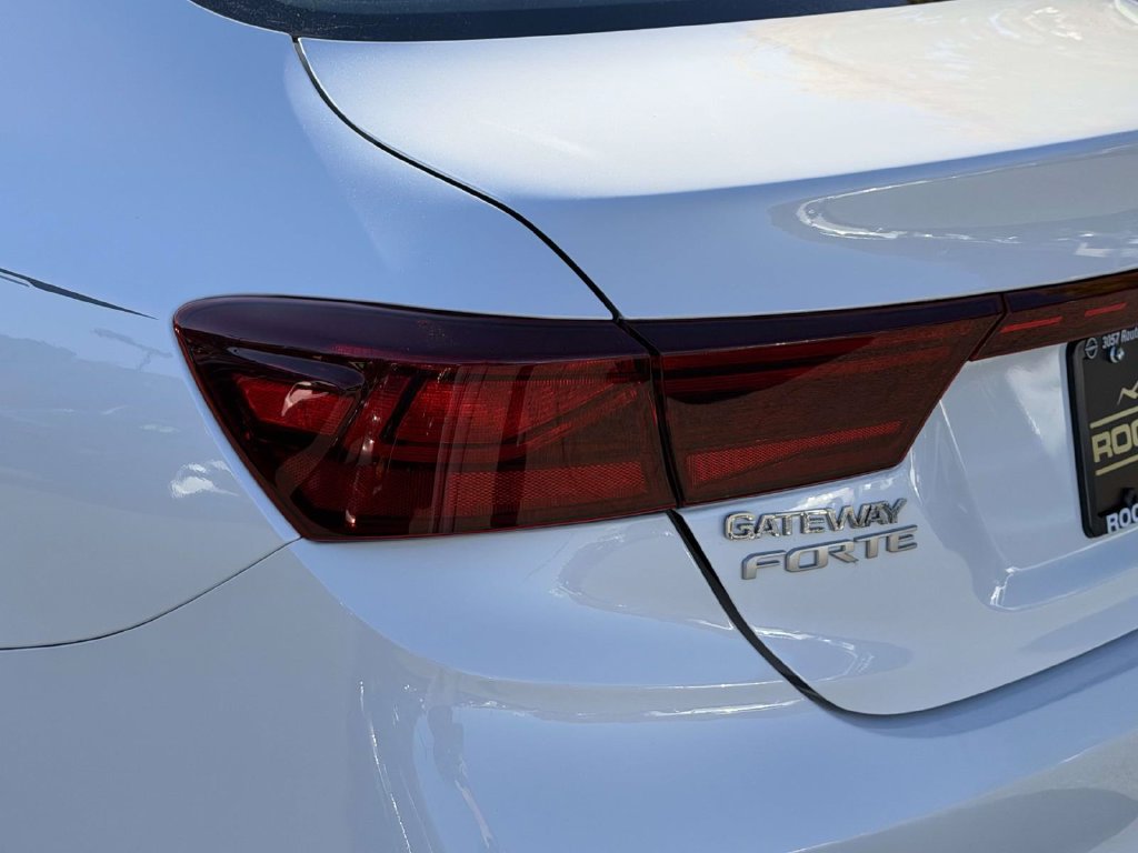Used 2023 Kia Forte LXS w/ LXS Technology Package FWD image 10