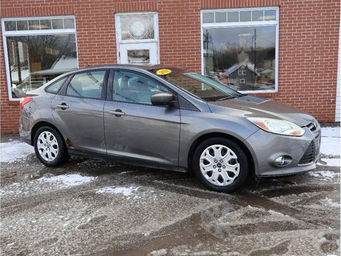 Used 2012 Ford Focus SE image 9