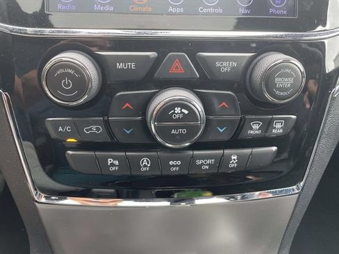 Used 2019 Jeep Grand Cherokee Limited w/ Luxury Group II AWD/4WD image 32
