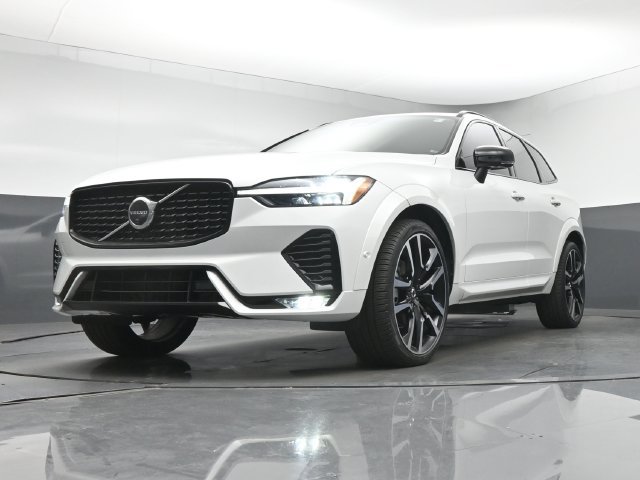 Used 2024 Volvo XC60 B5 Ultimate w/ Protection Package Premier AWD/4WD image 12
