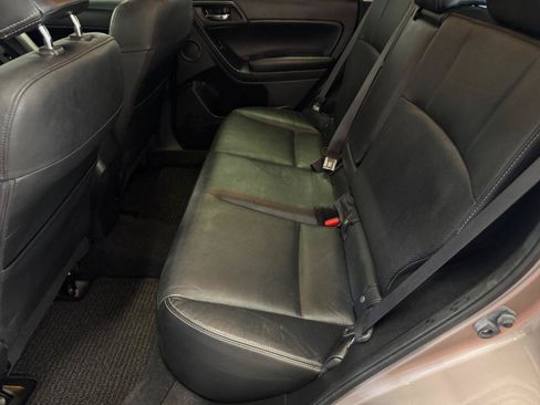 Used 2015 Subaru Forester 2.5i Limited AWD/4WD image 6