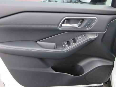New 2026 Nissan Rogue Platinum w/ Platinum Premium Package AWD/4WD image 19