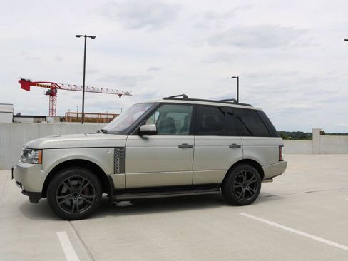 Used 2010 Land Rover Range Rover Supercharged AWD/4WD image 7