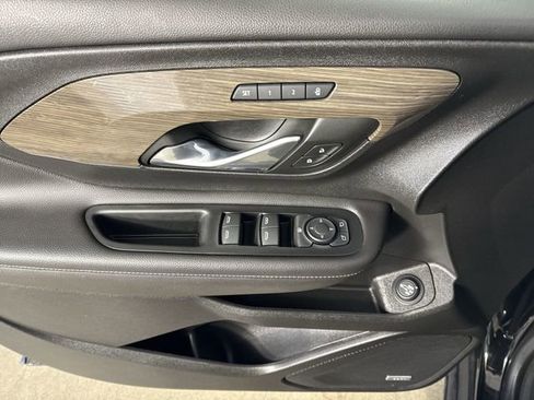 Used 2022 GMC Terrain Denali w/ Denali Premium Package image 21