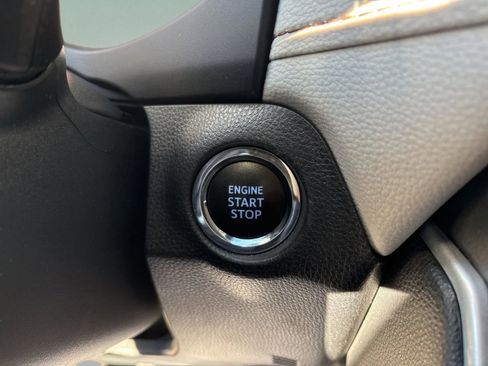 Used 2021 Toyota RAV4 XLE image 29