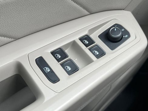 Used 2022 Volkswagen Atlas SE image 15