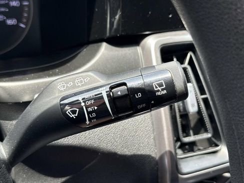 Used 2022 Kia Sorento LX FWD image 25