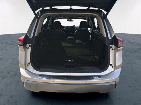 Used 2024 Nissan Rogue SL w/ SL Premium Package image 9