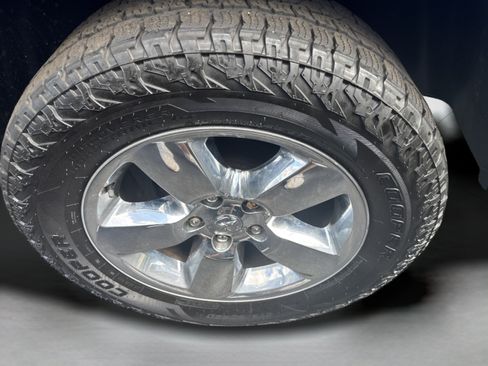 Used 2018 RAM 1500 Big Horn AWD/4WD image 3