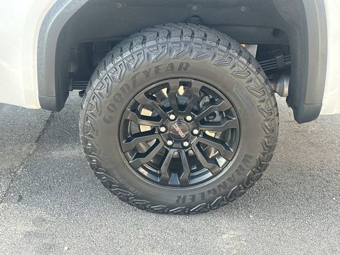 Used 2023 GMC Sierra 1500 AT4X AWD/4WD image 19