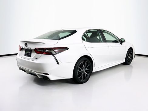 Used 2023 Toyota Camry SE w/ Cold Weather Package image 9