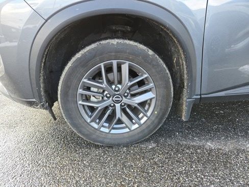 Used 2023 Nissan Rogue S image 4