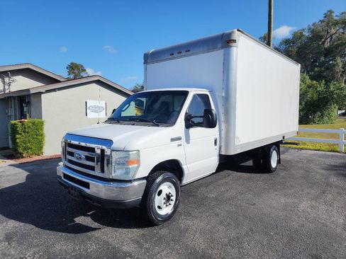 Used 2015 Ford E-350 and Econoline 350 Super Duty image 2