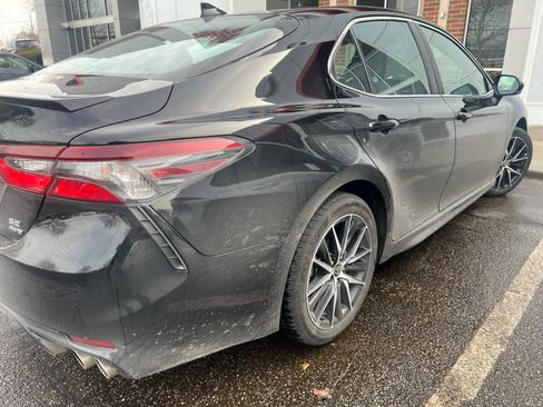 Used 2023 Toyota Camry SE image 7