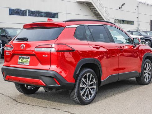 Used 2024 Toyota Corolla Cross XLE image 6