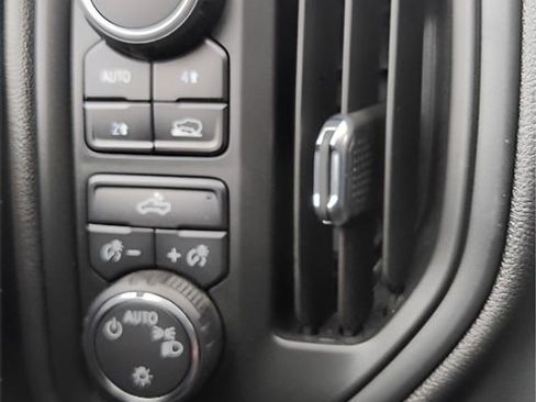 Used 2024 Chevrolet Silverado 1500 Custom image 15