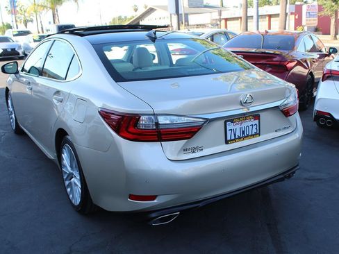 Used 2016 Lexus ES 350 w/ Luxury Package w/Wood Trim FWD image 5
