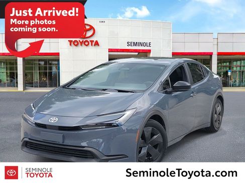 Used 2024 Toyota Prius LE FWD image 1