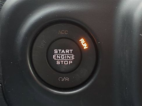 Used 2022 Jeep Gladiator Willys image 28