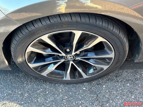 Certified 2017 Toyota Corolla SE FWD image 8