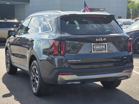 Used 2025 Kia Sorento S AWD/4WD image 6