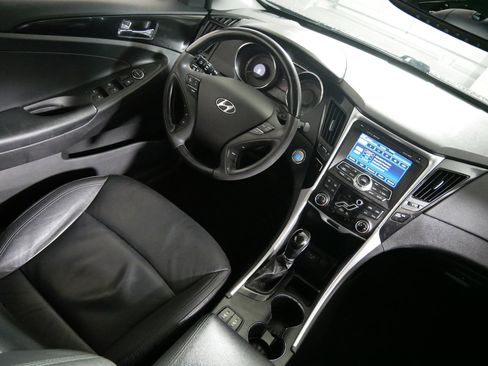 Used 2011 Hyundai Sonata Limited w/ Navigation Pkg 5 image 9