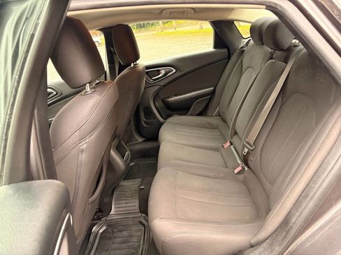 Used 2015 Chrysler 200 Limited image 13