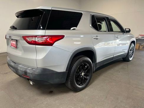 Used 2020 Chevrolet Traverse LS FWD image 3