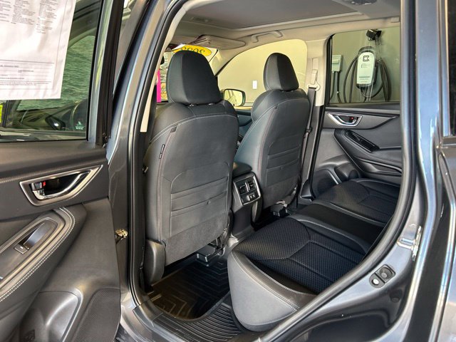 Used 2022 Subaru Forester Premium AWD/4WD image 23