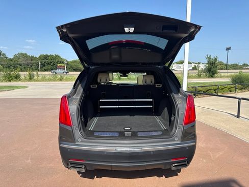 Used 2019 Cadillac XT5 Luxury FWD image 8