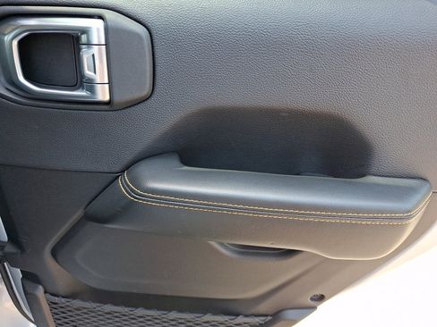 Used 2024 Jeep Wrangler Unlimited Sahara AWD/4WD image 14