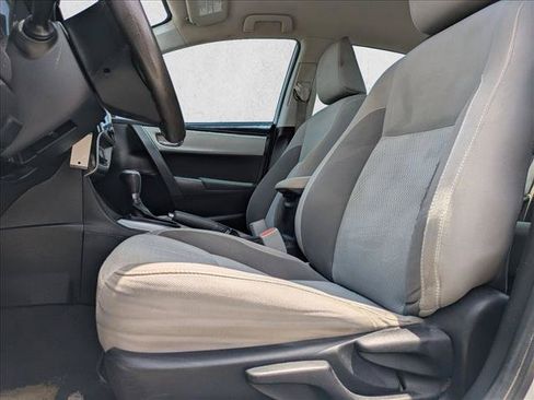 Used 2018 Toyota Corolla LE FWD image 15