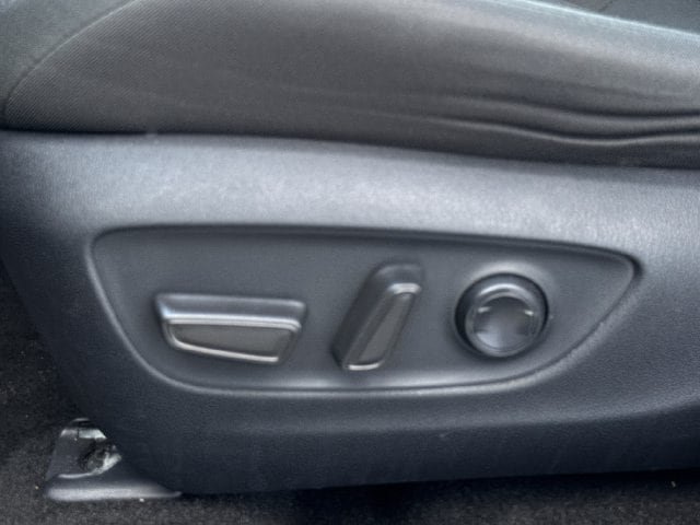 Used 2025 Toyota RAV4 XLE FWD image 27