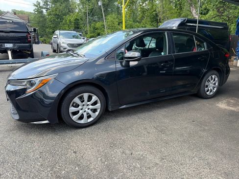 Used 2020 Toyota Corolla LE FWD image 1