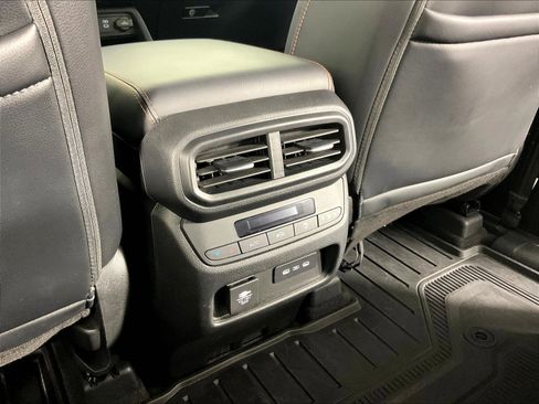 Used 2024 Honda Pilot TrailSport image 10